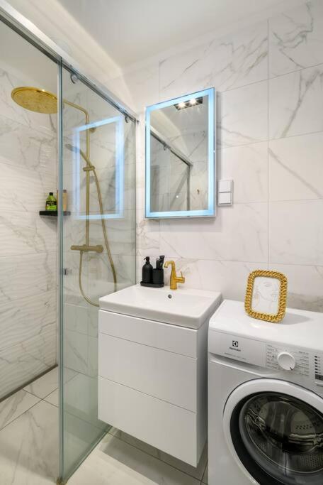 2Budapest Eye-Freegym And Sauna Luxury Home ภายนอก รูปภาพ
